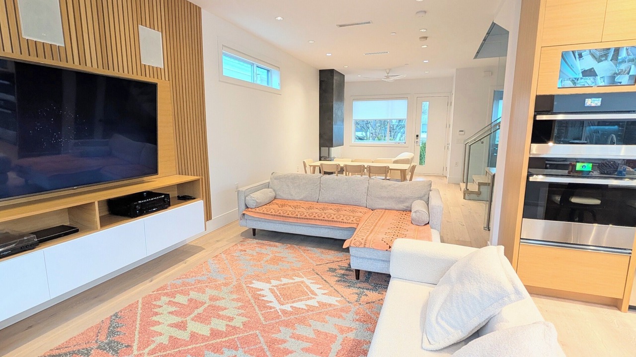 Photo of Livingroom in Riley Park