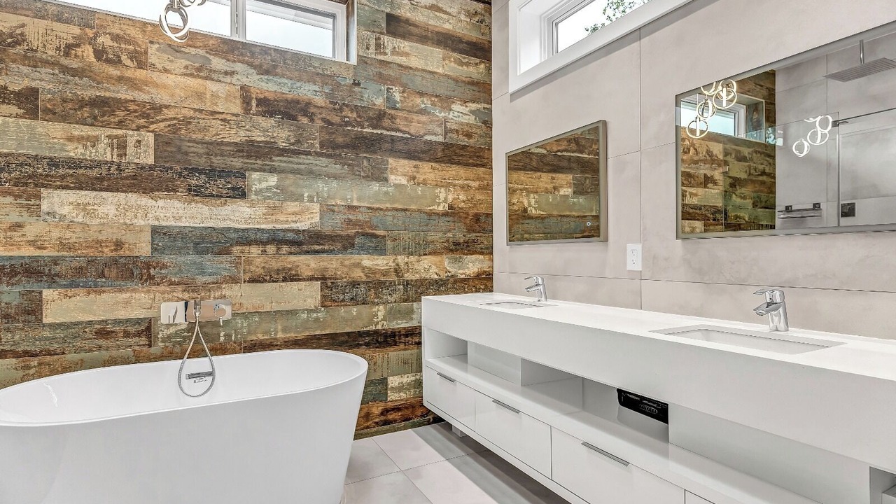 Photo of Bathroom in Riley Park