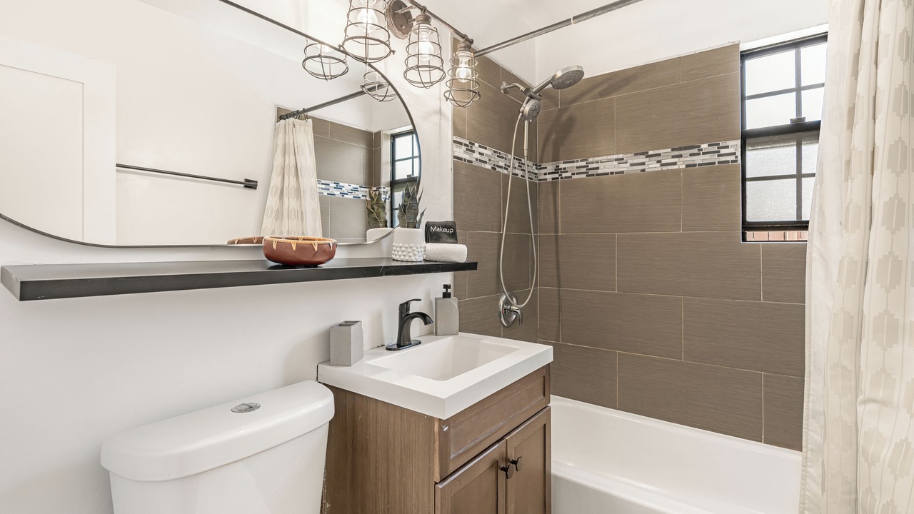 Photo of Bathroom in Linda Vista