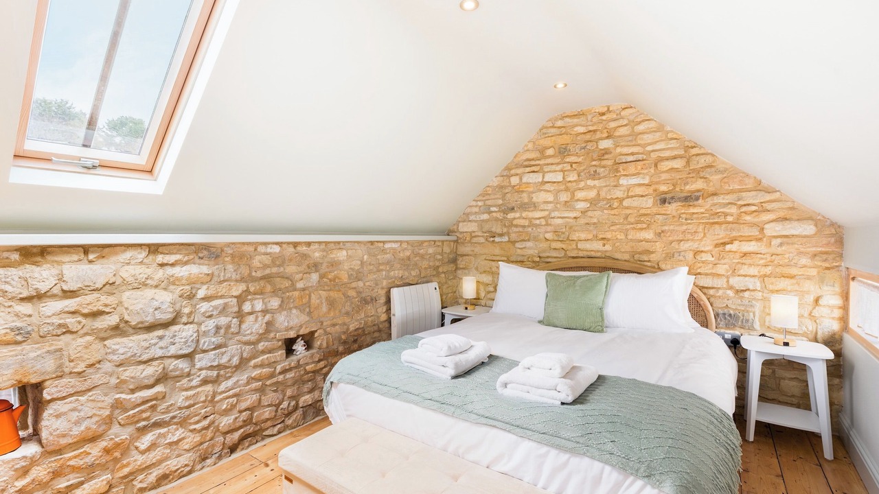 Photo of Bedroom in Bourton-on-the-Hill