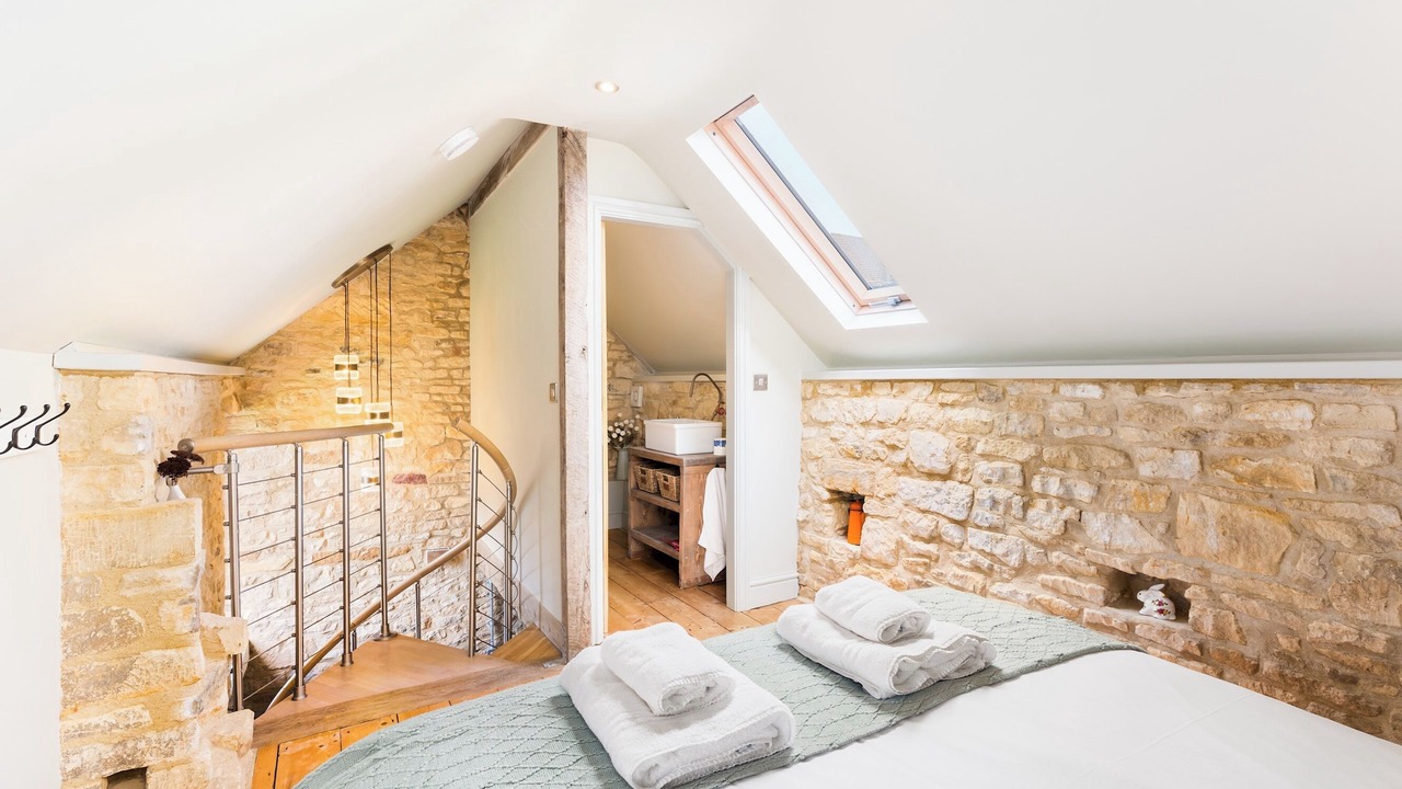 Photo of Bedroom in Bourton-on-the-Hill