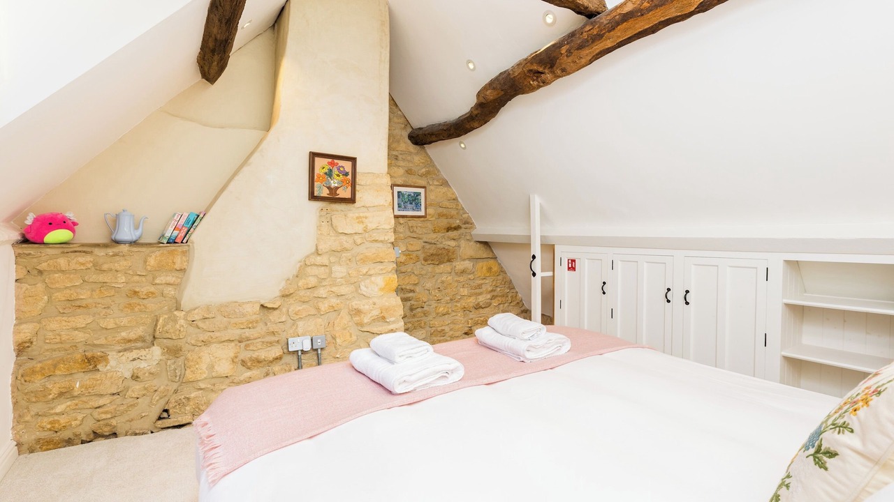 Photo of Bedroom in Bourton-on-the-Hill