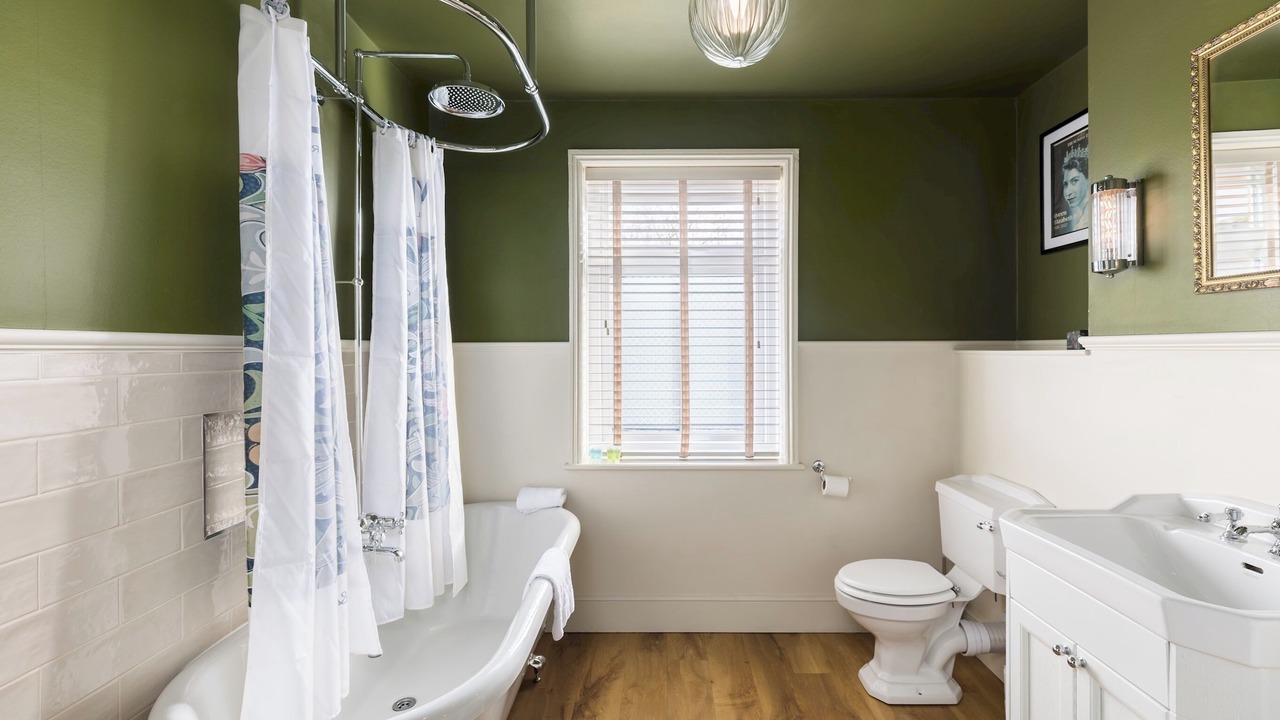 Photo of Bathroom in Moreton-in-Marsh