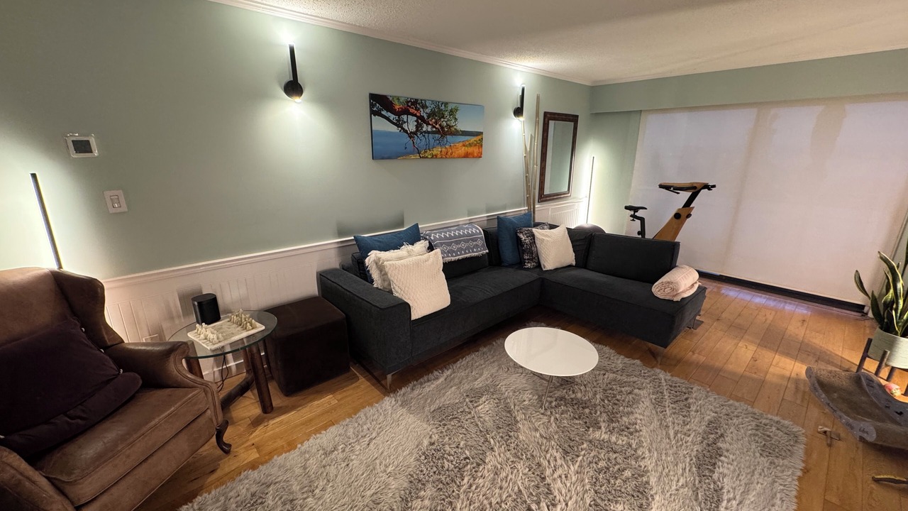Photo of Livingroom in Lower Lonsdale