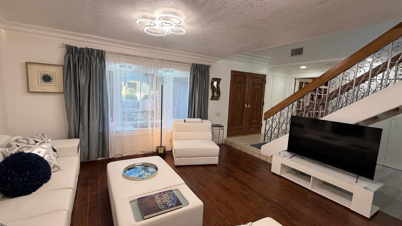 Photo of Livingroom in Thousand Oaks