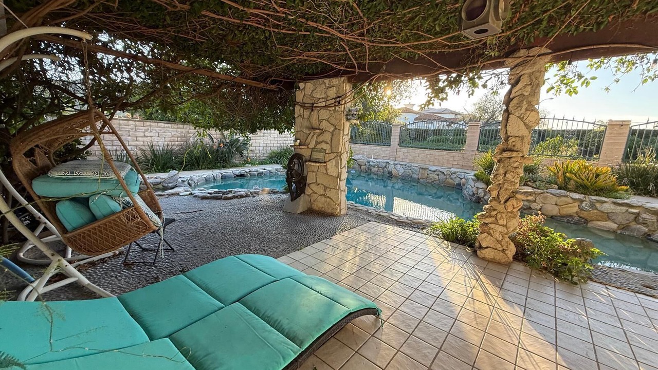 Photo of Patio Balcony in Thousand Oaks