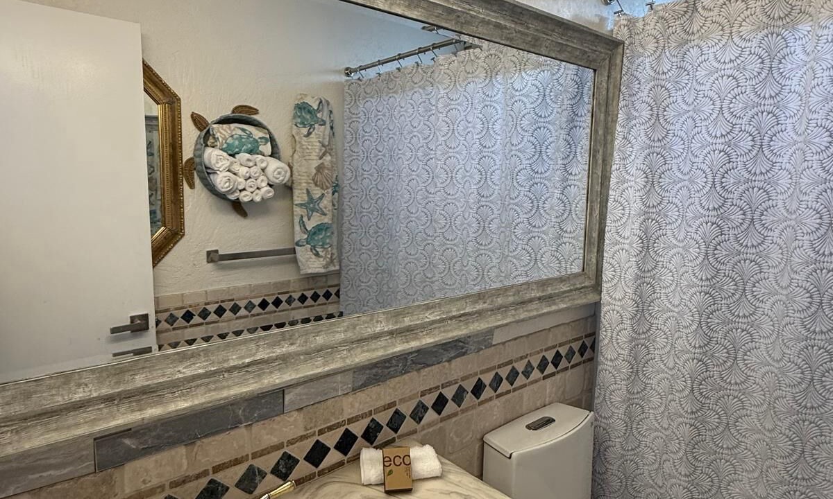 Photo of Bathroom in Thousand Oaks