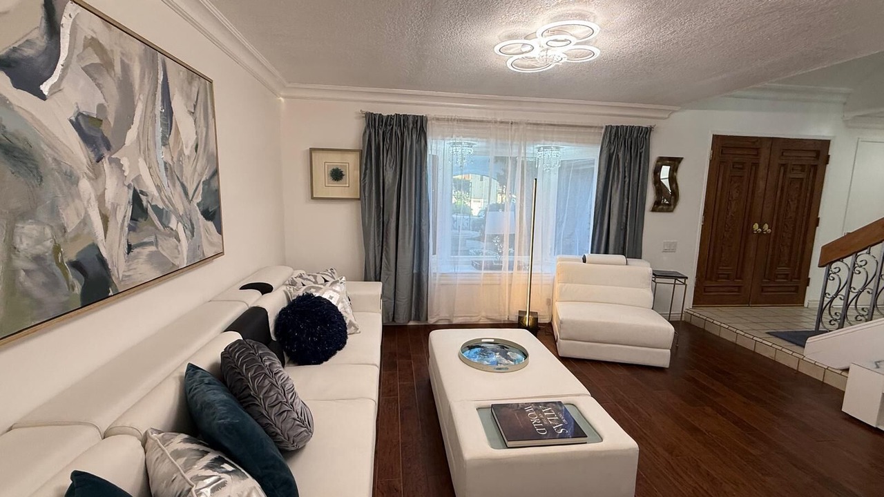 Photo of Livingroom in Thousand Oaks