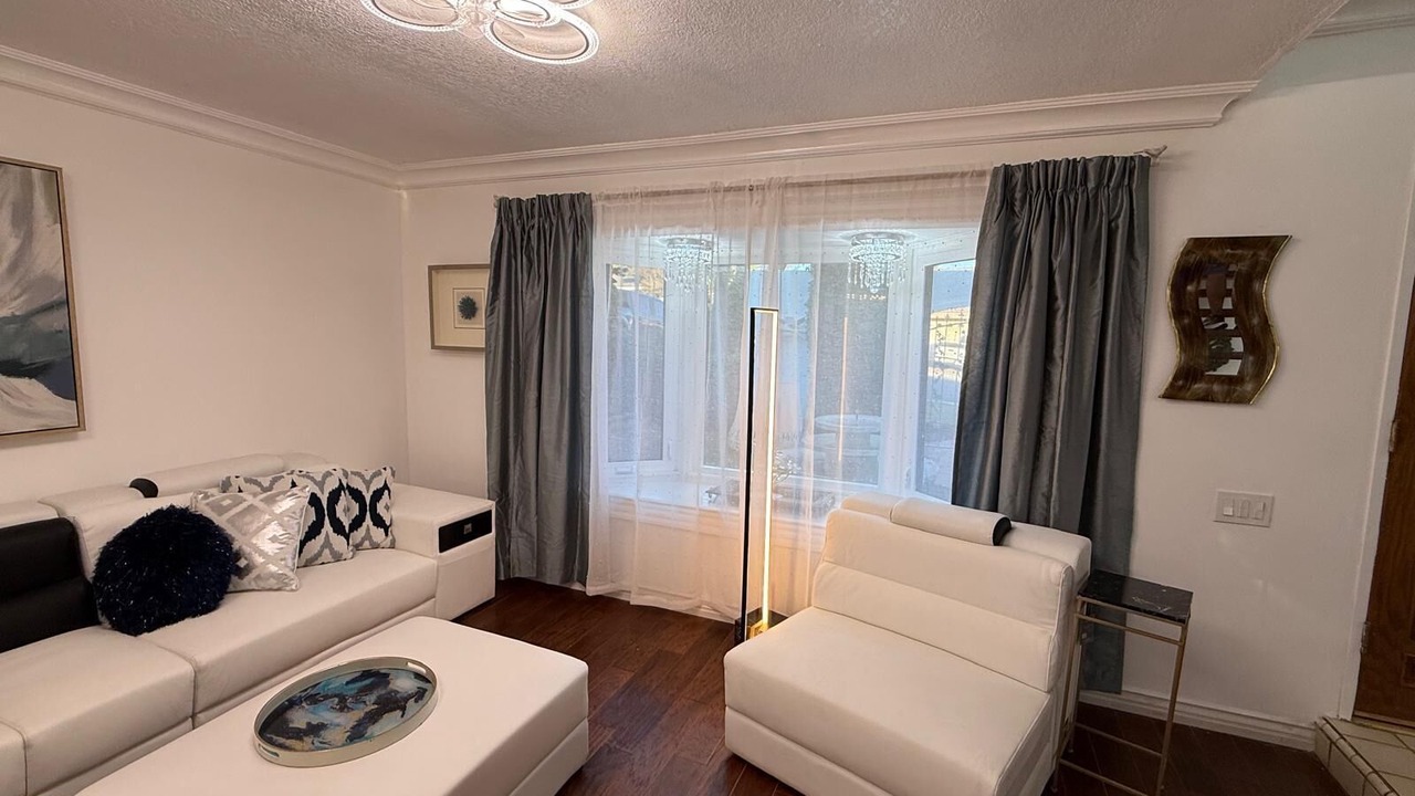 Photo of Livingroom in Thousand Oaks