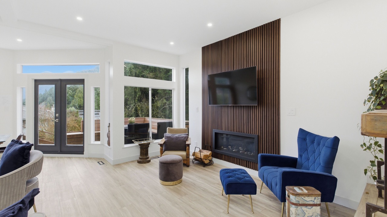 Photo of Livingroom in Horseshoe Bay