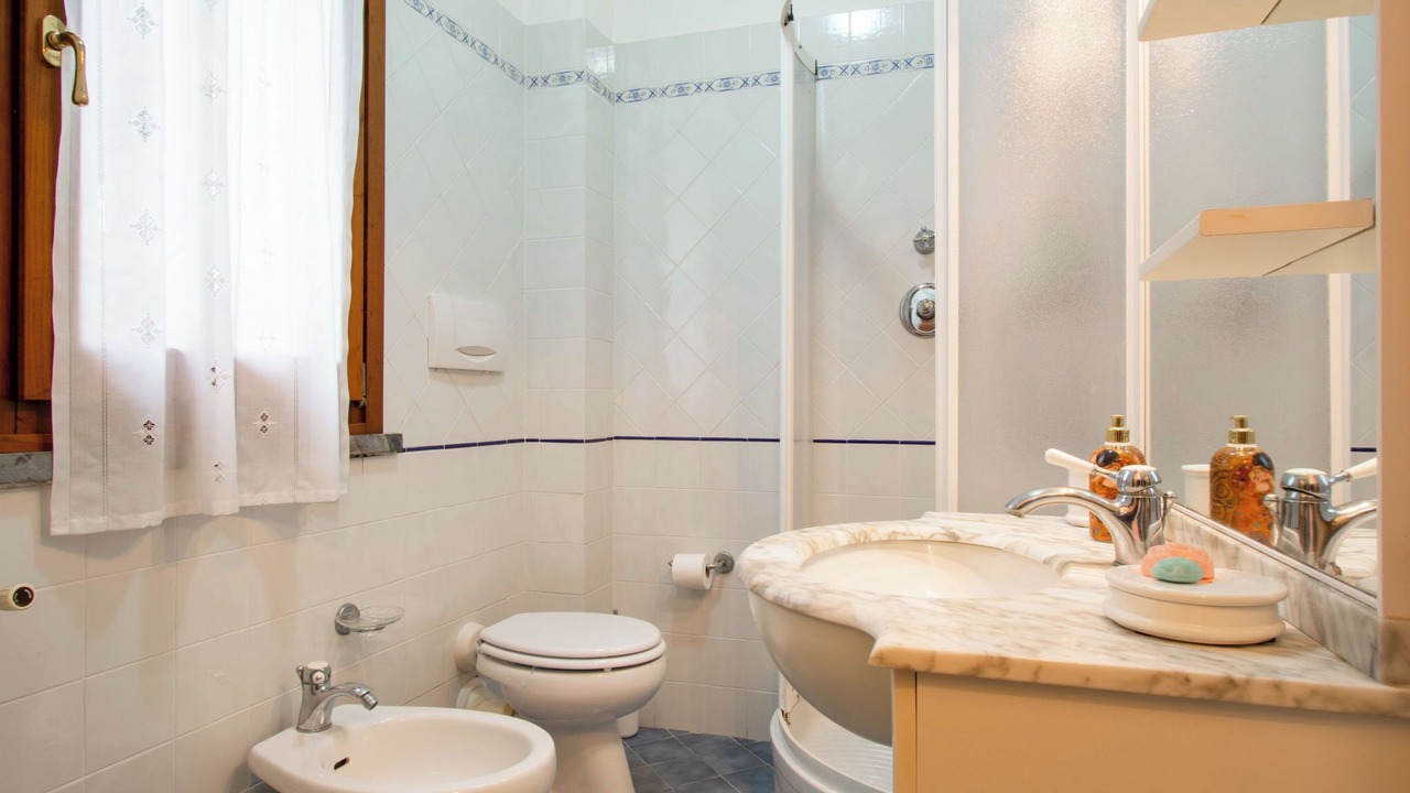 Photo of Bathroom in Marti