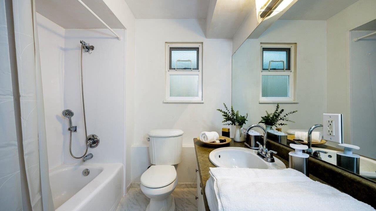 Photo of Bathroom in Deep Cove