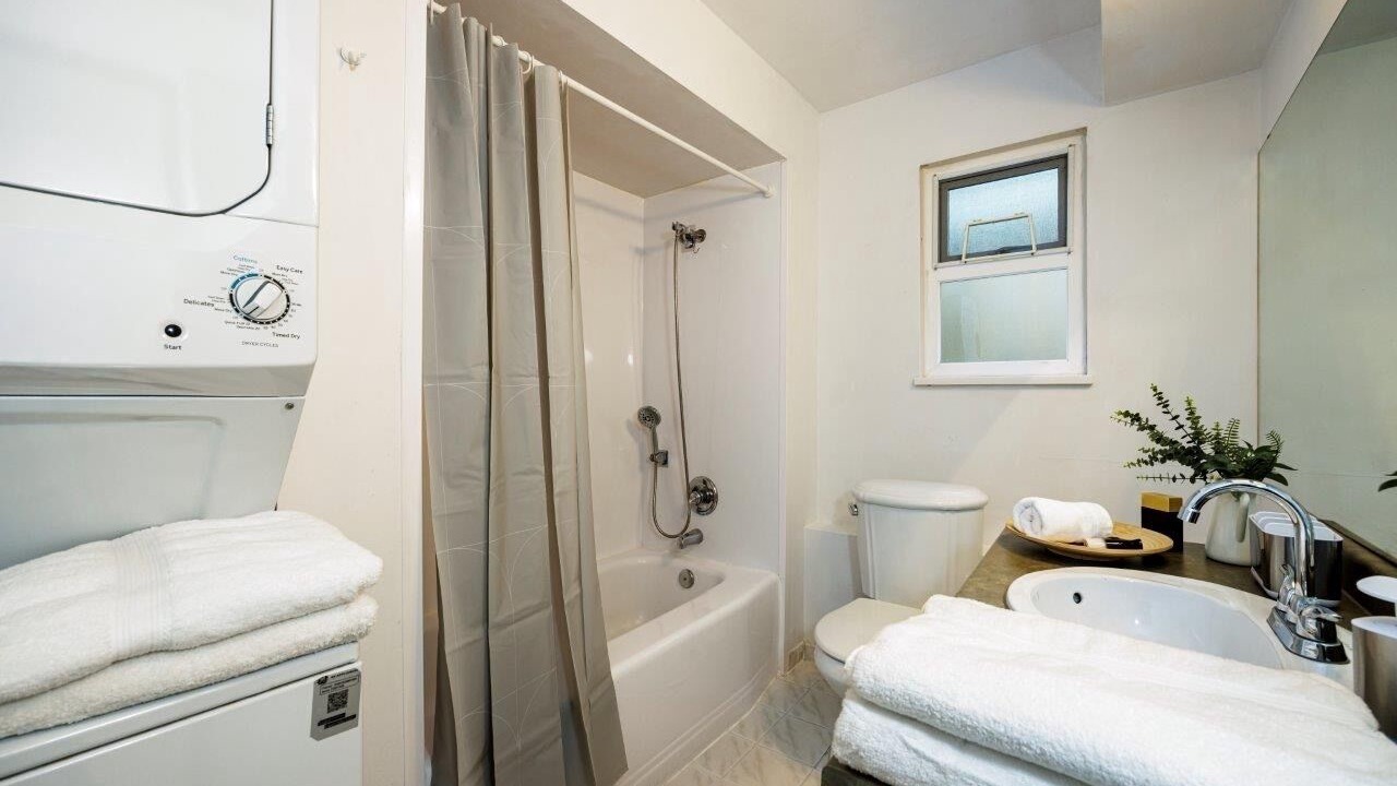 Photo of Bathroom in Deep Cove