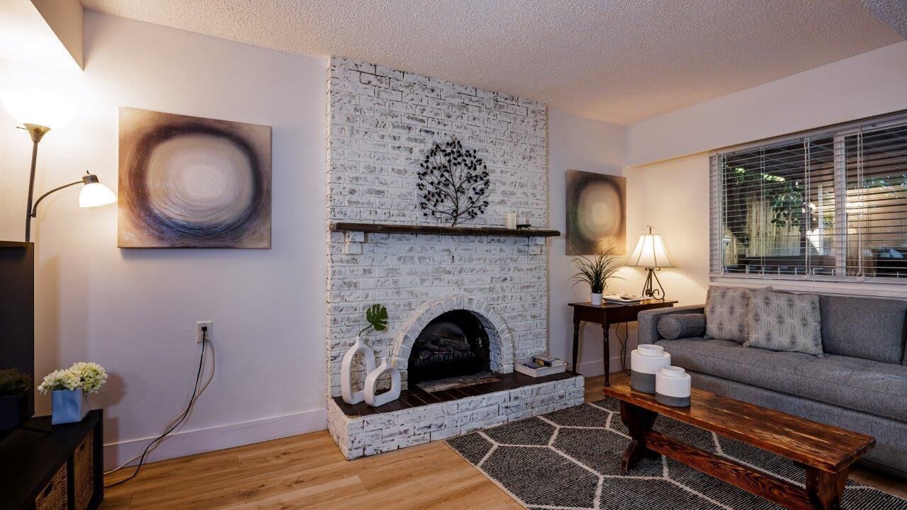 Photo of Livingroom in Deep Cove