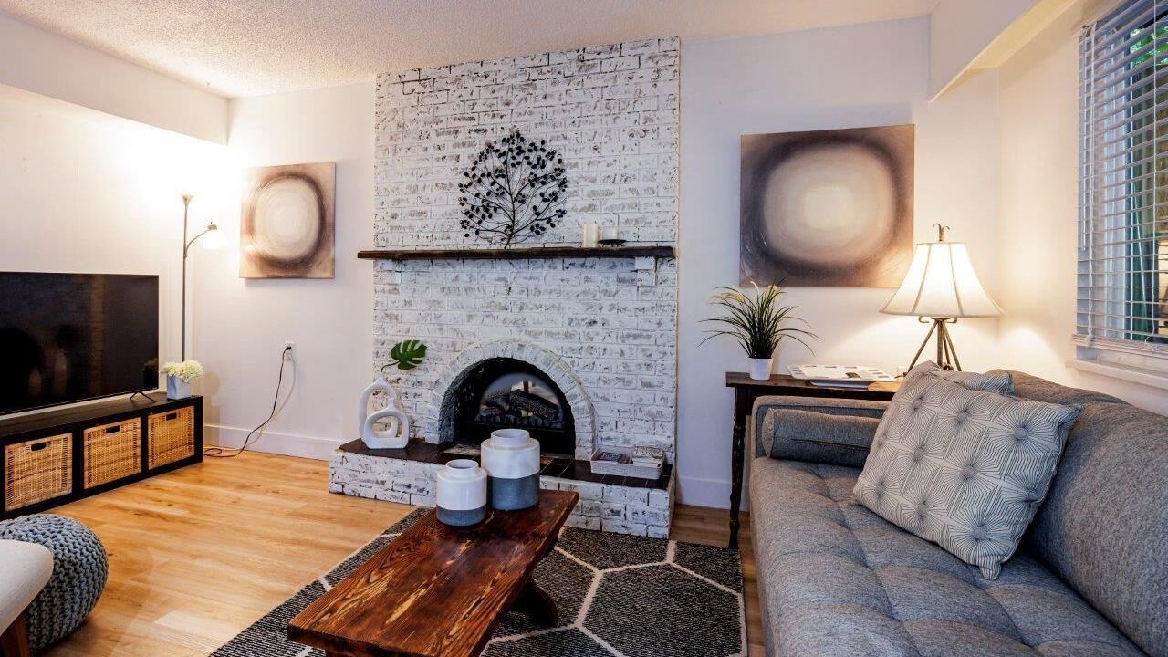 Photo of Livingroom in Deep Cove