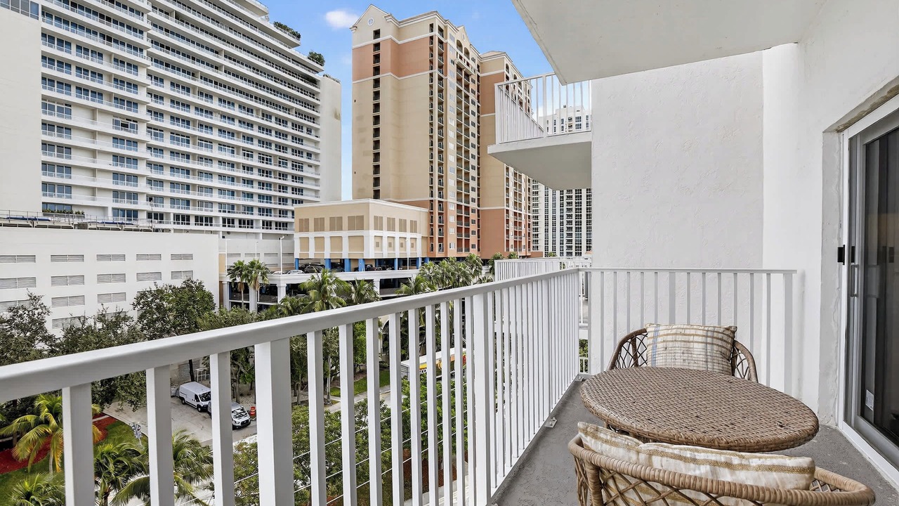 Photo of Patio Balcony in Central Beach