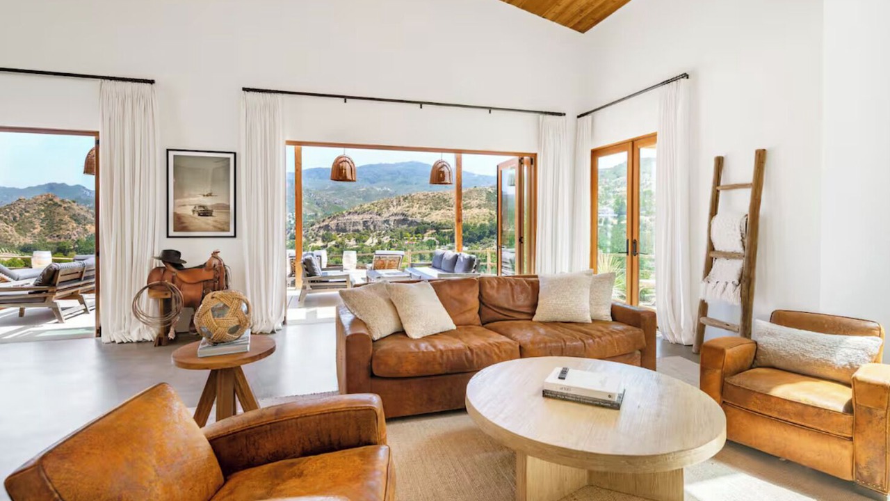 Photo of Livingroom in Agoura Hills
