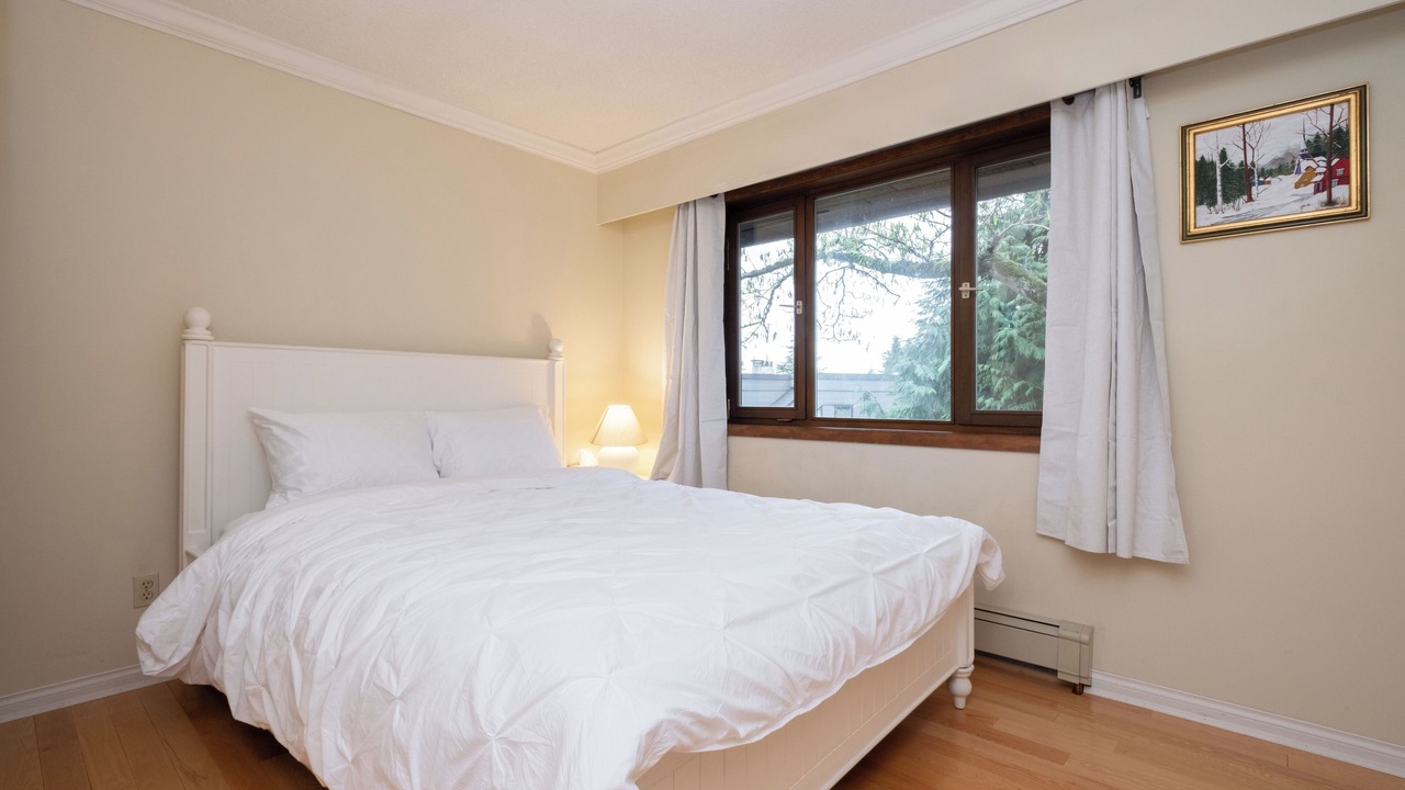 Photo of Bedroom in Caulfeild