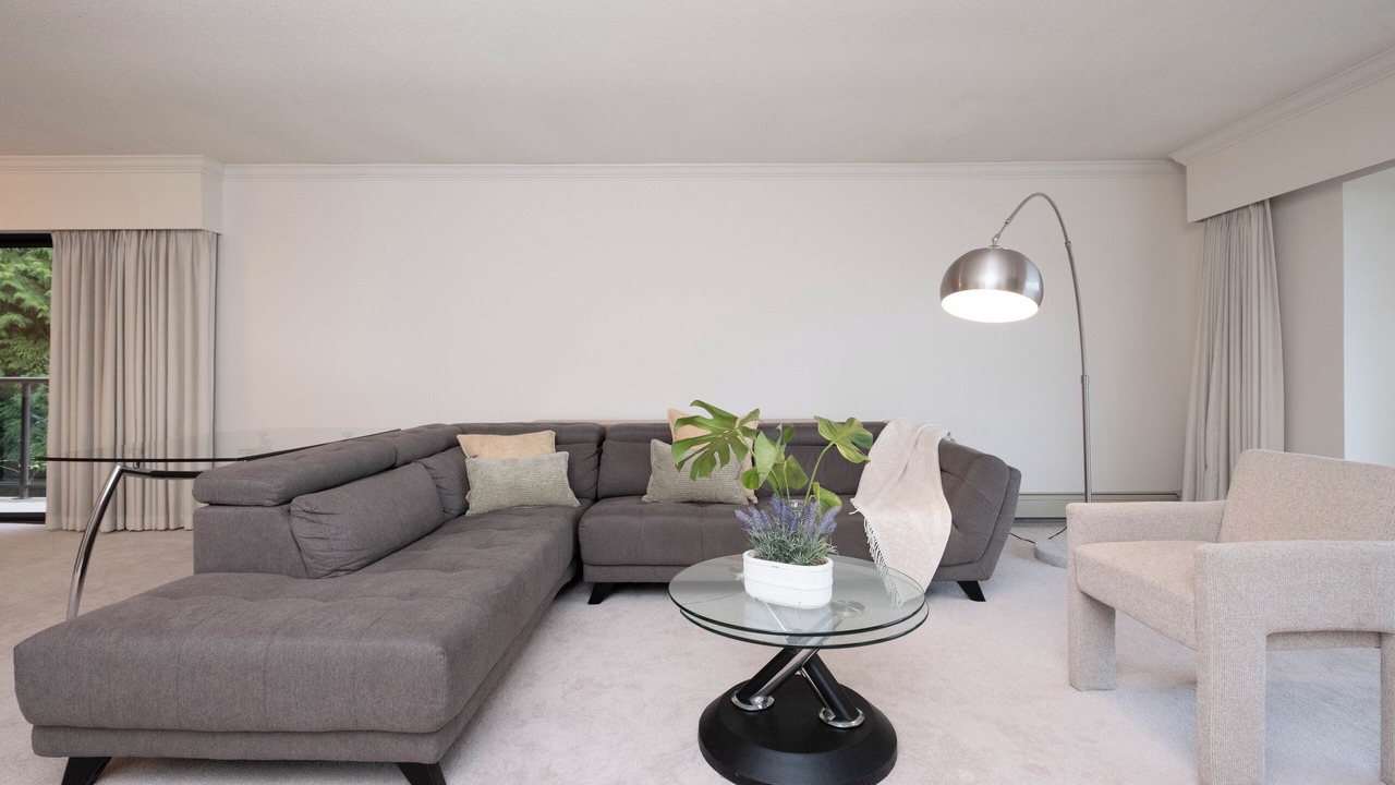 Photo of Livingroom in Caulfeild
