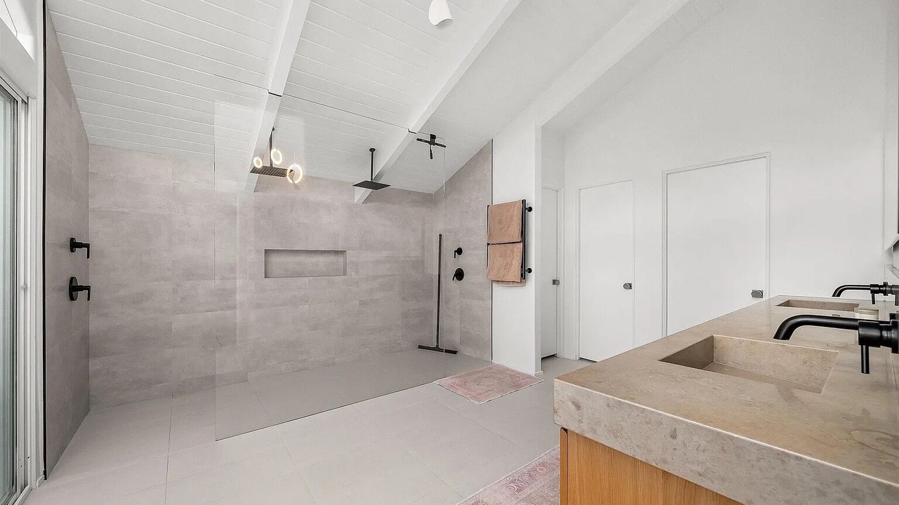 Photo of Bathroom in Riviera