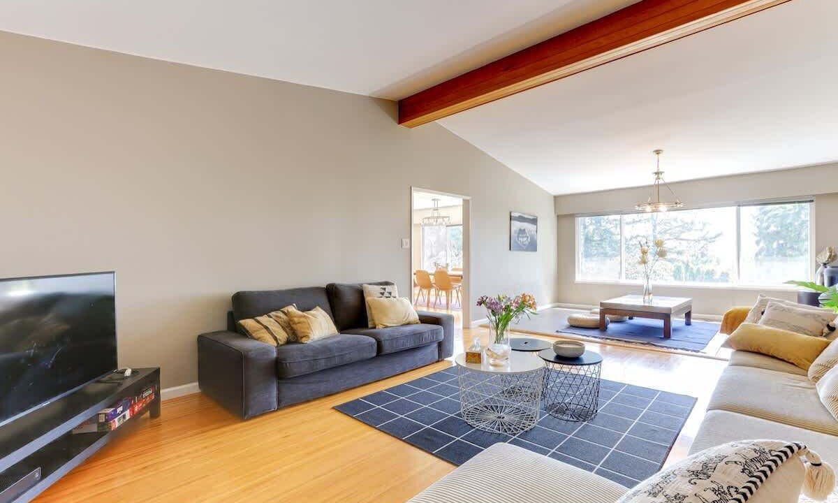 Photo of Livingroom in West Vancouver