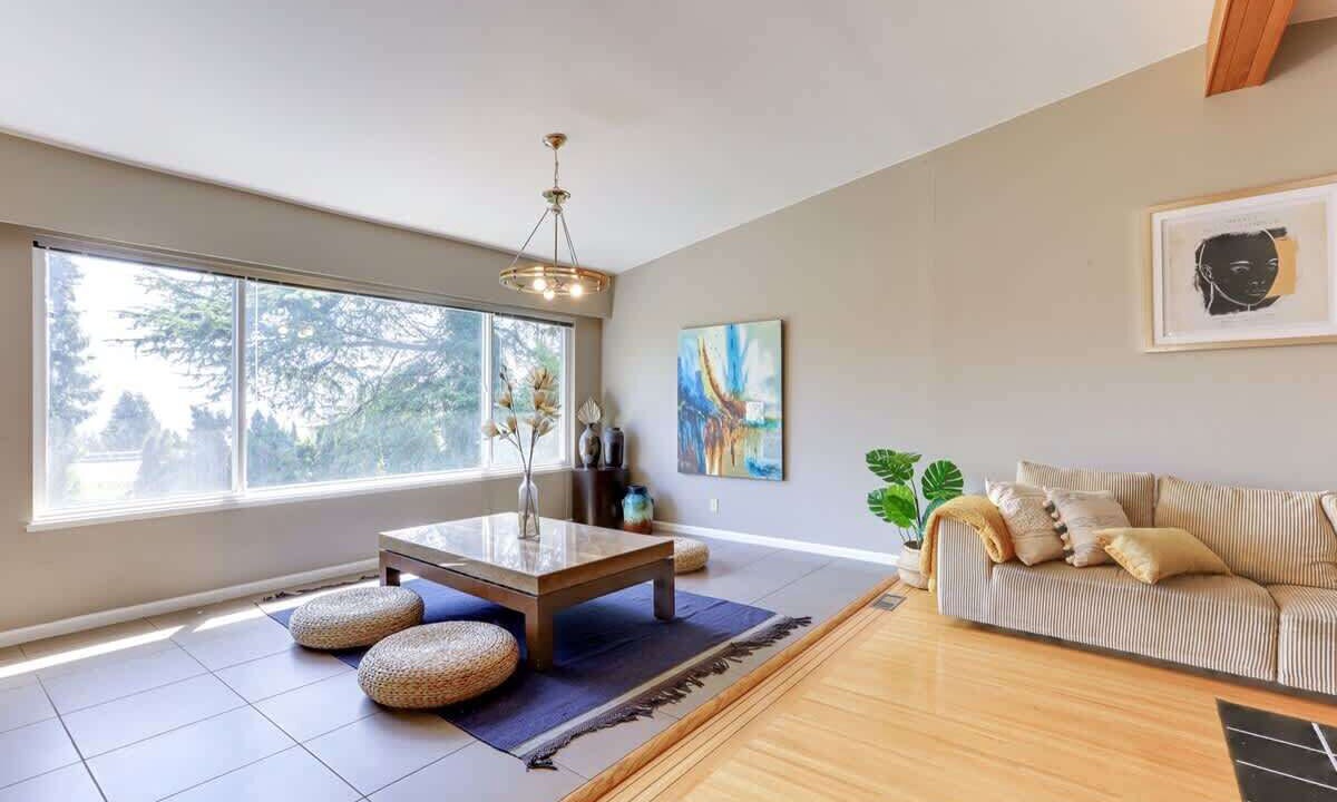 Photo of Livingroom in West Vancouver