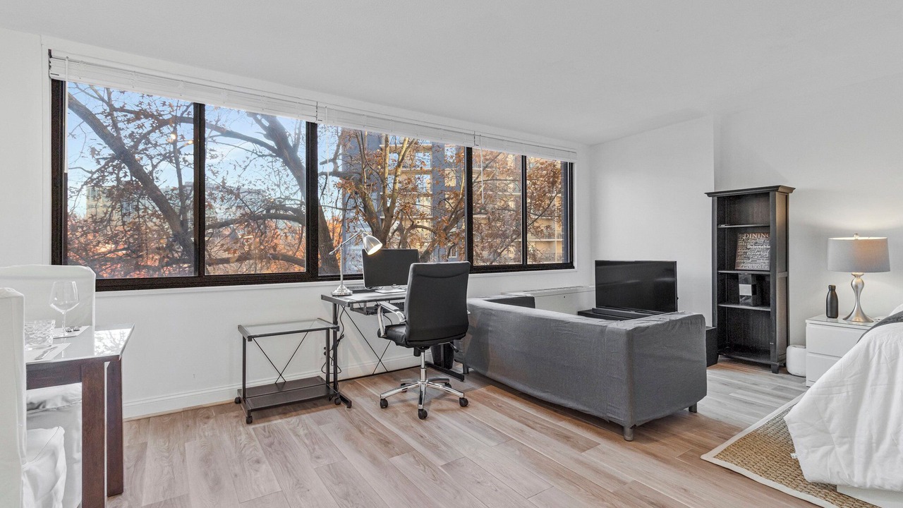 Photo of Livingroom in Connecticut Ave - K Street
