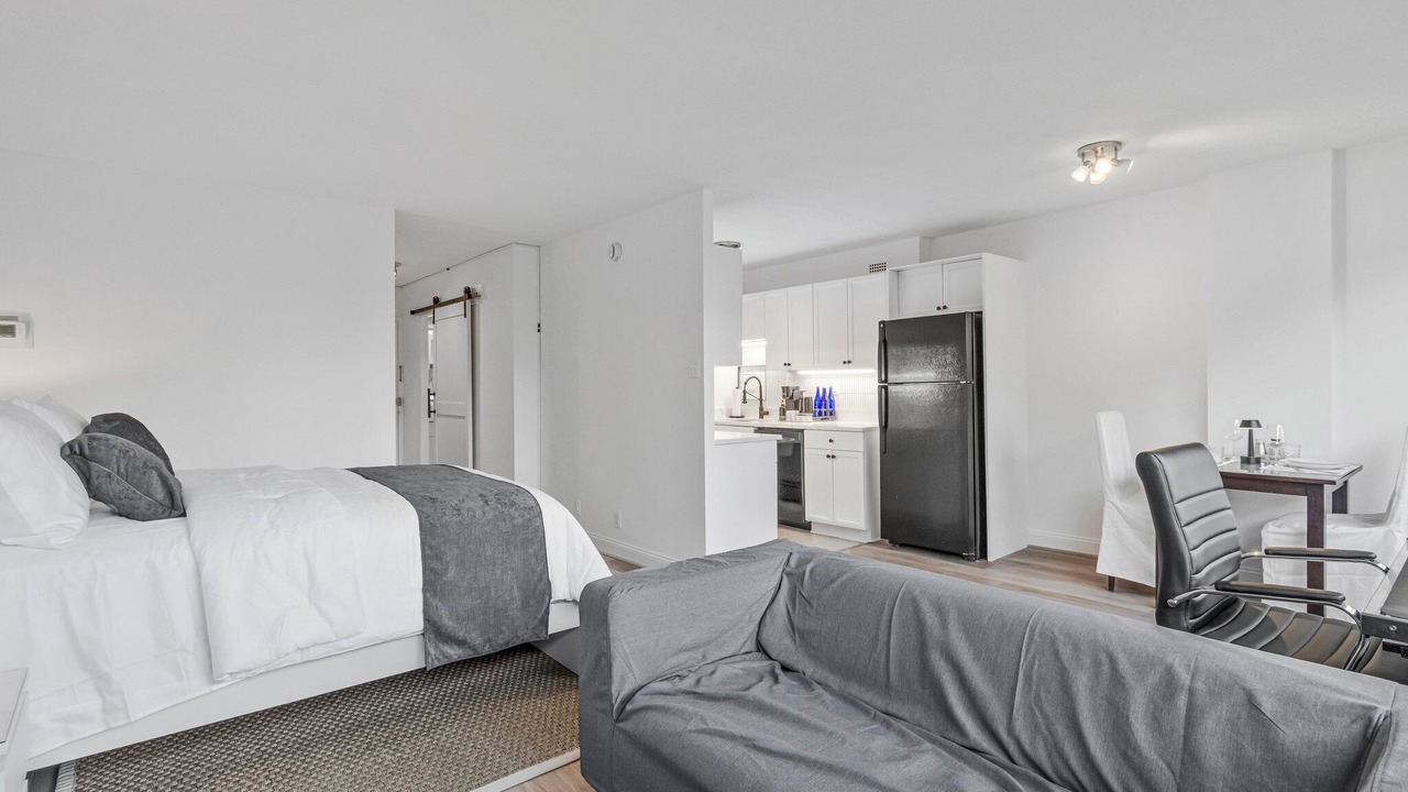 Photo of Bedroom in Connecticut Ave - K Street