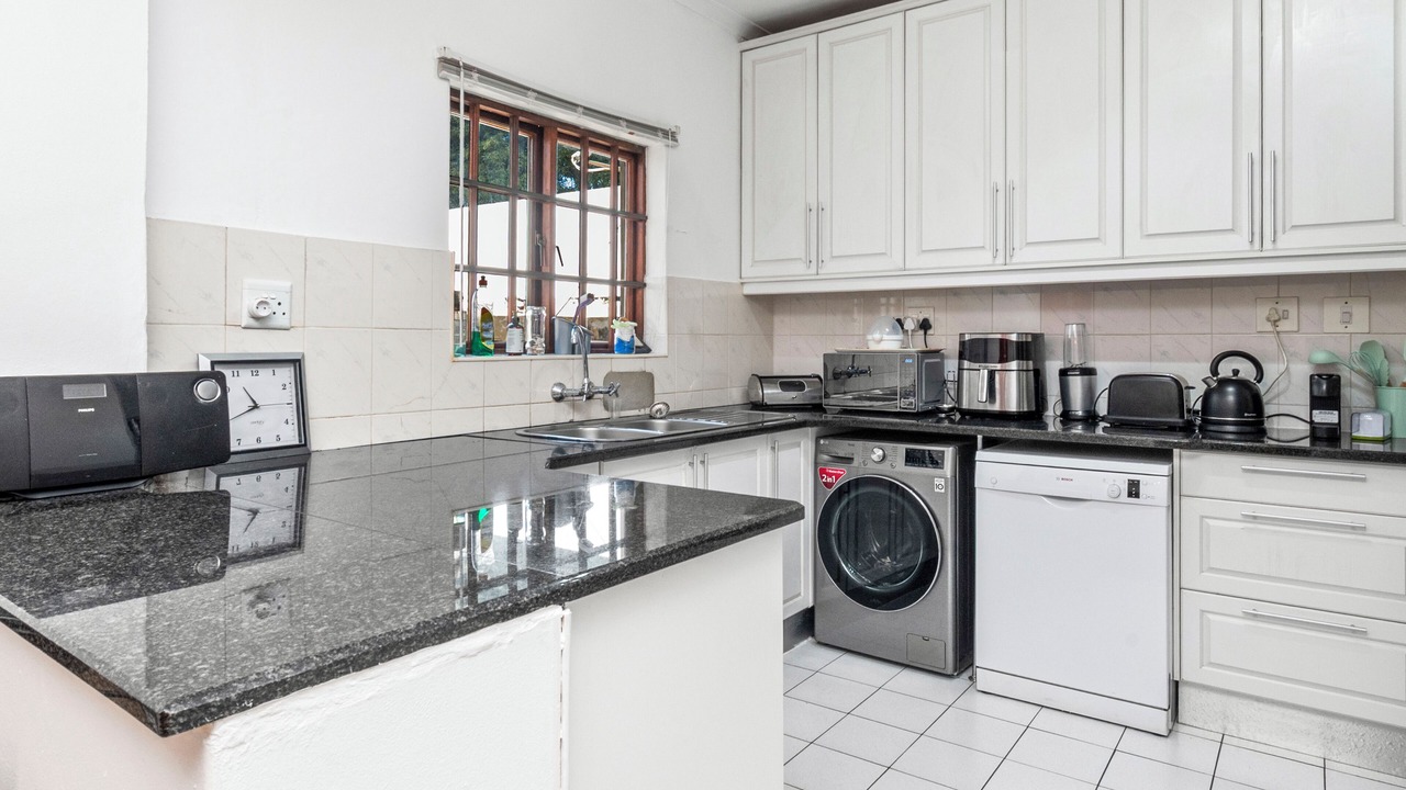 Photo of Kitchen in Observatory