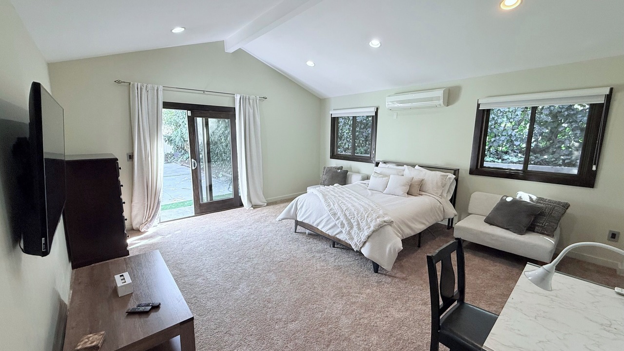Photo of Bedroom in Woodland Hills