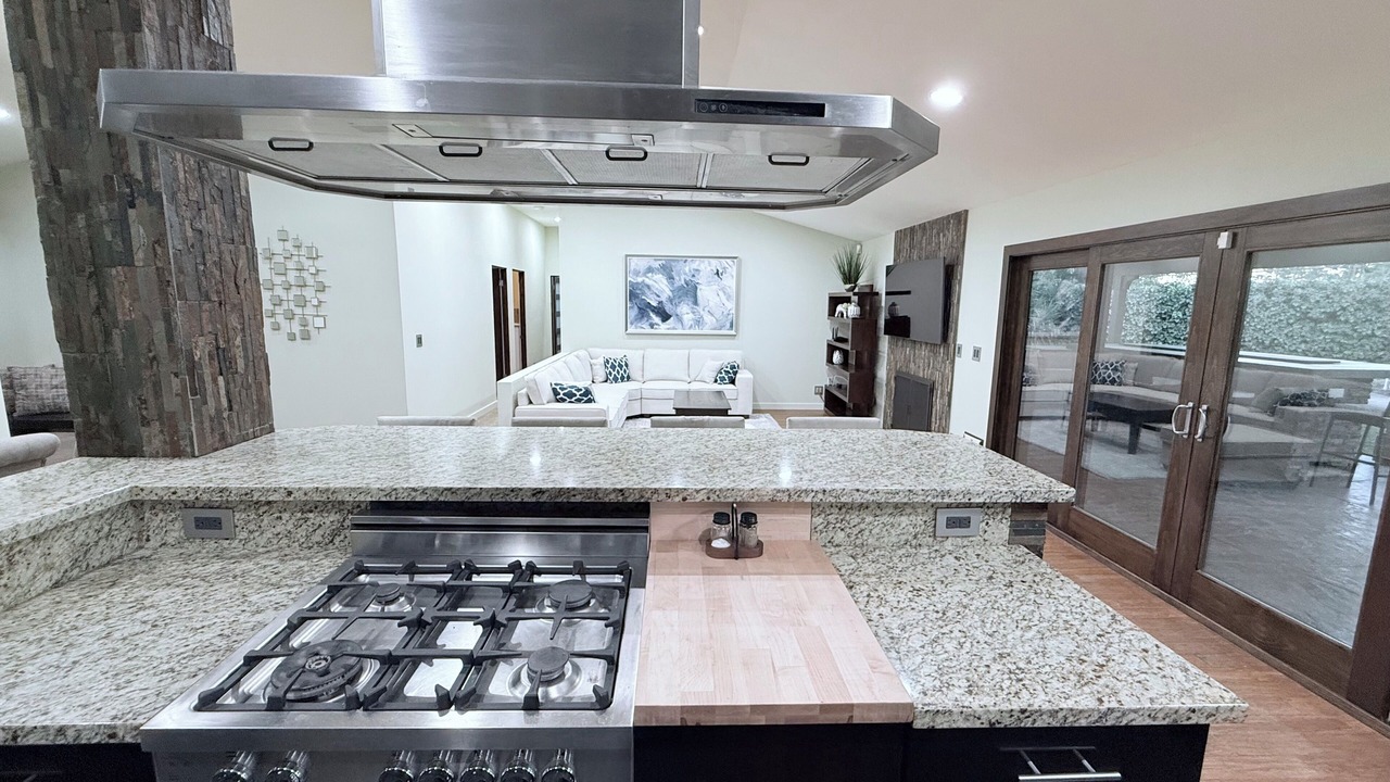 Photo of Kitchen in Woodland Hills