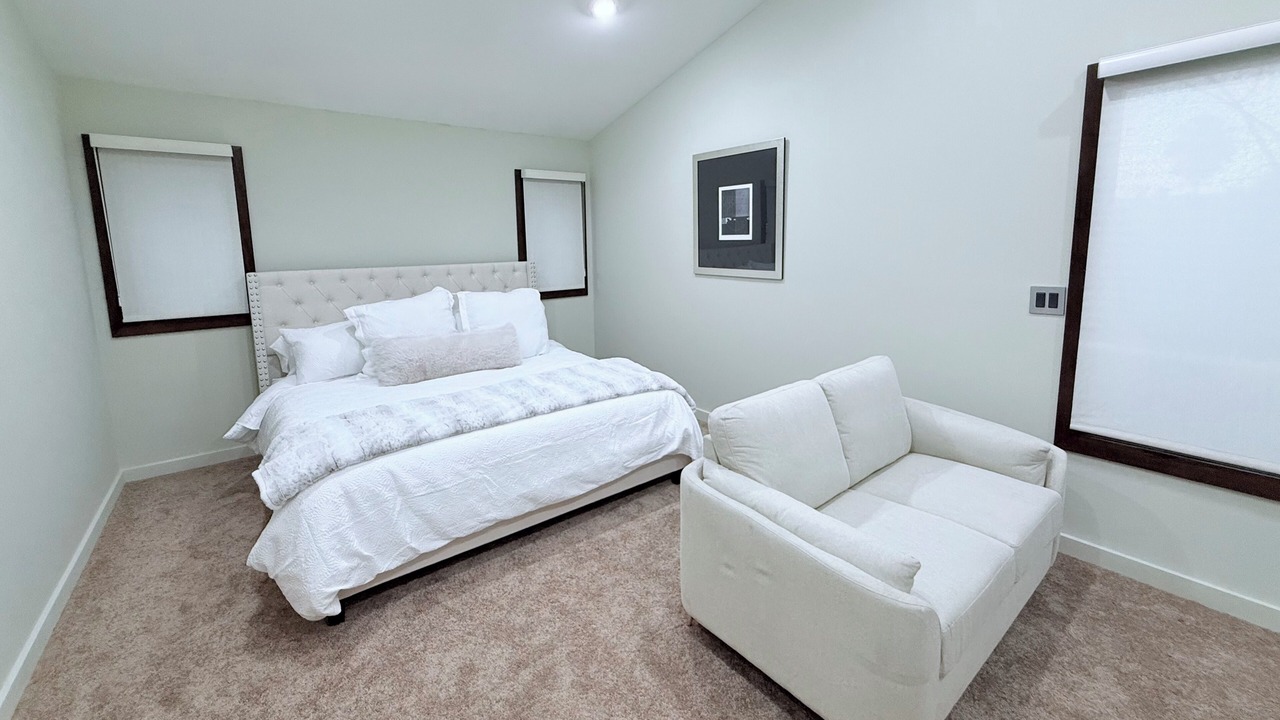 Photo of Bedroom in Woodland Hills