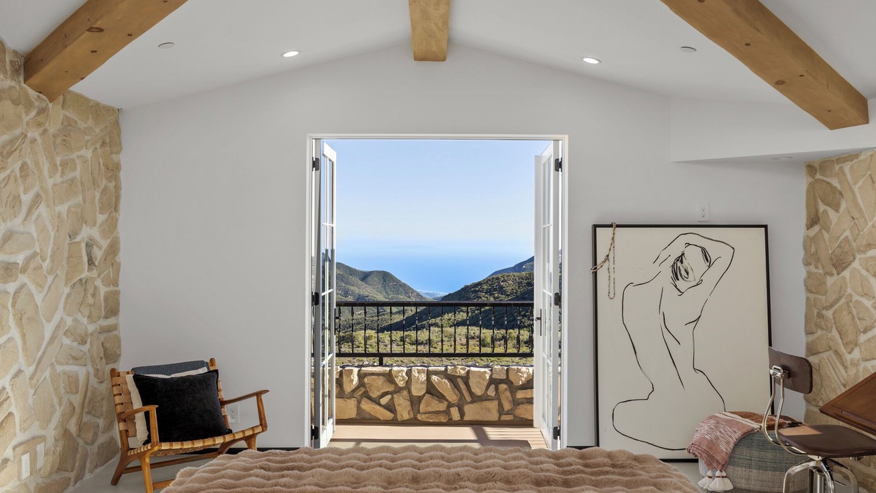 Photo of Bedroom in Malibu