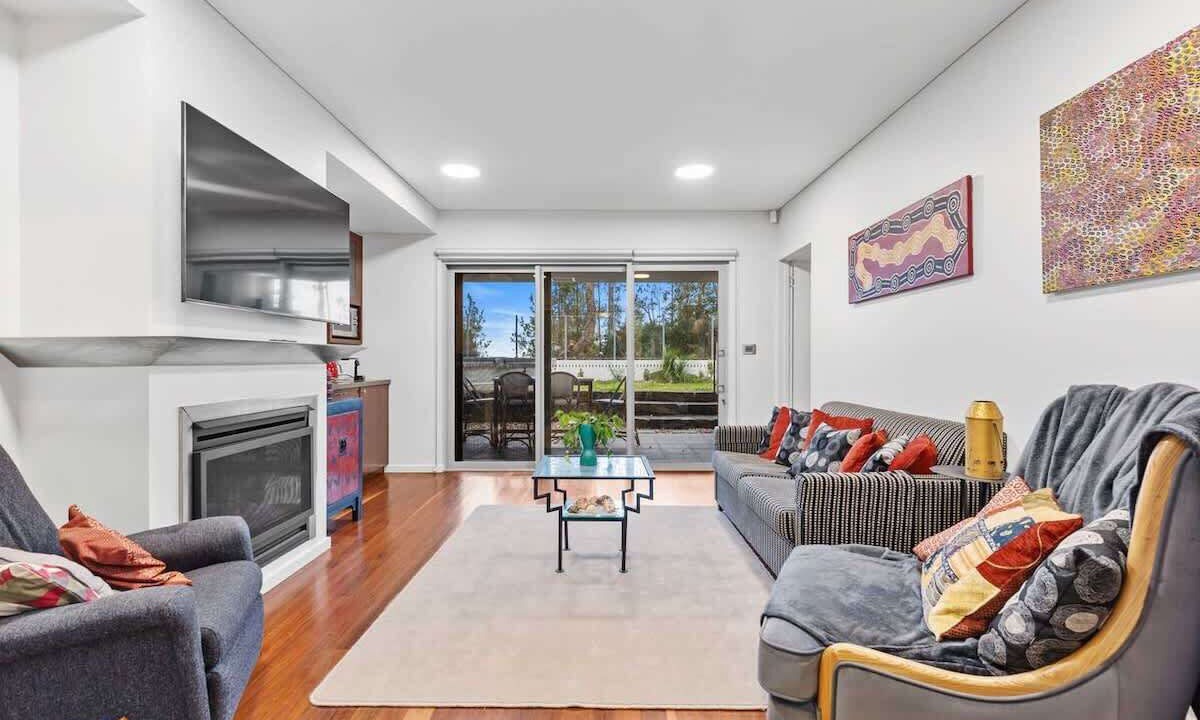 Photo of Livingroom in Maloneys Beach