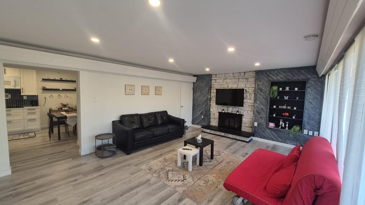 Photo of Livingroom in Dollarton