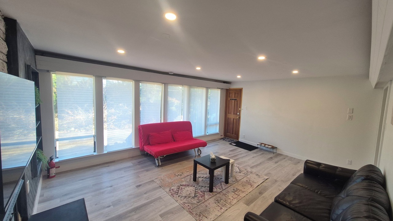 Photo of Livingroom in Dollarton