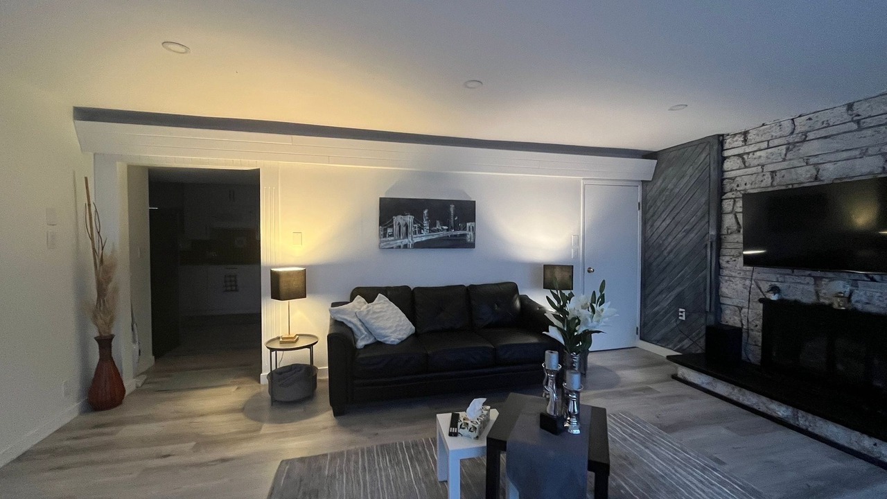 Photo of Livingroom in Dollarton