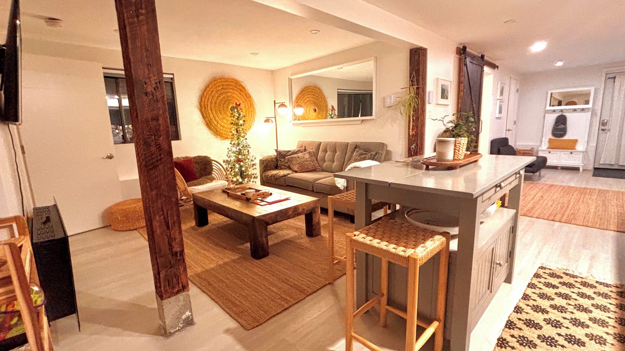 Photo of Livingroom in Bowen Island
