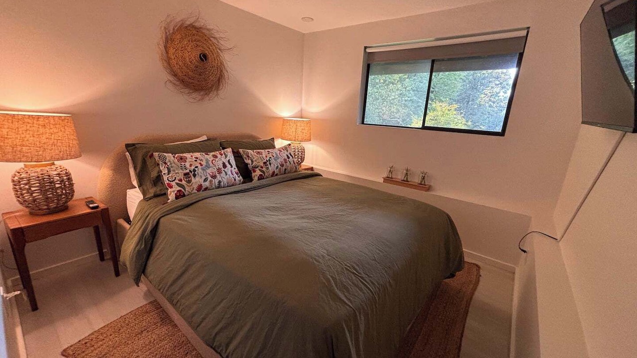 Photo of Bedroom in Bowen Island