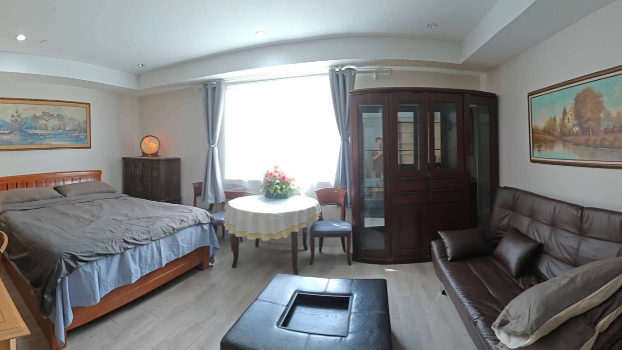 Photo of Bedroom in Dundarave