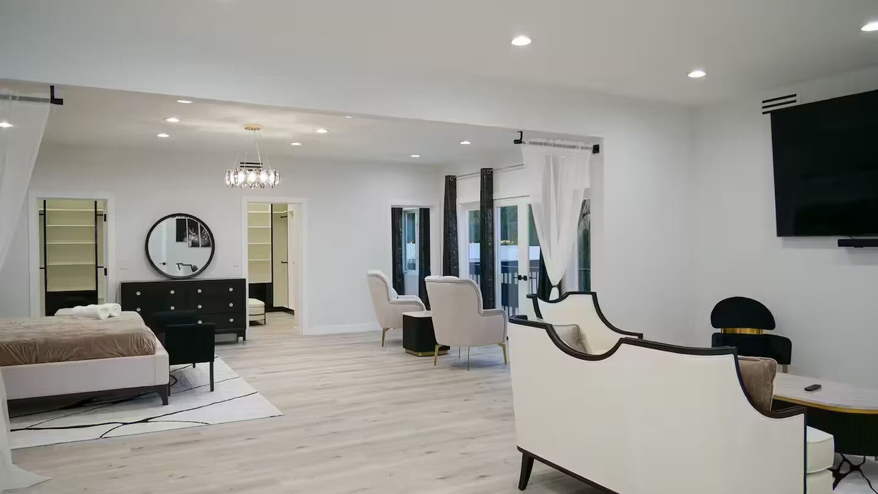 Photo of Bedroom in Woodland Hills