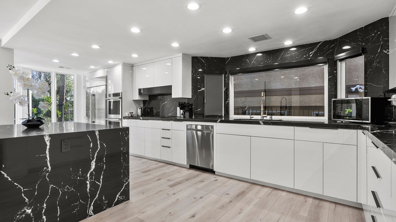 Photo of Kitchen in Woodland Hills