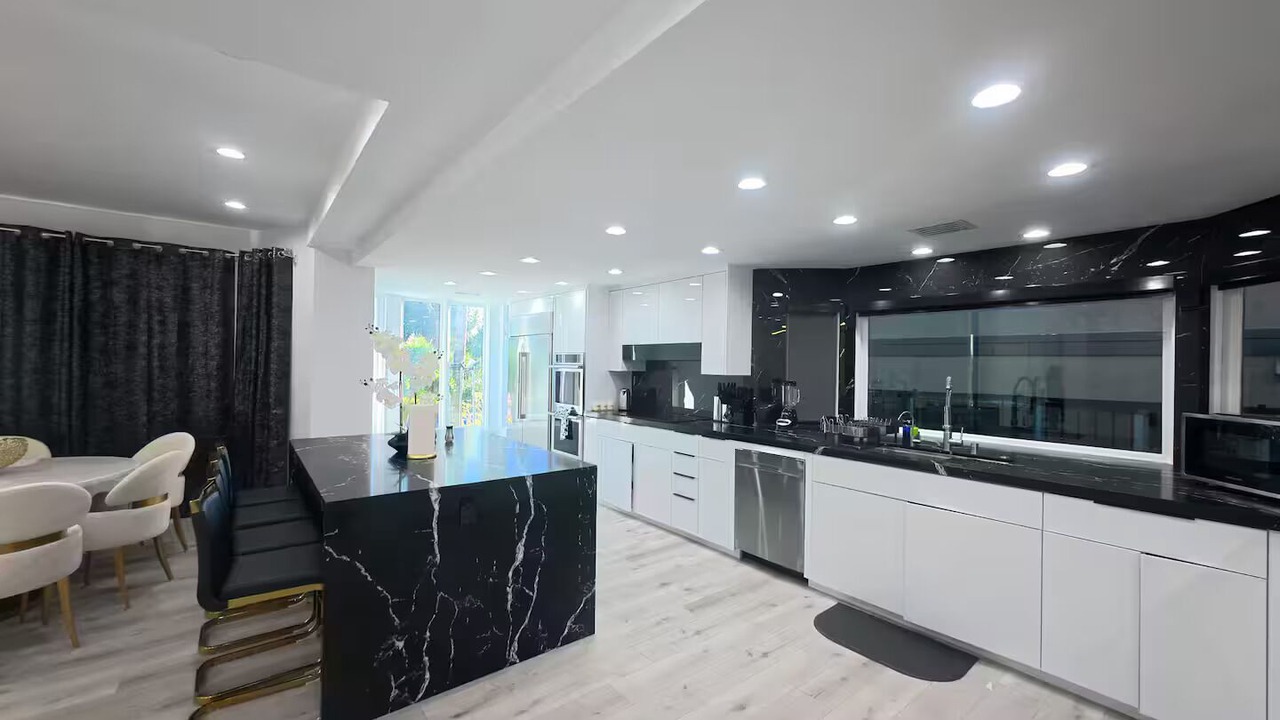 Photo of Kitchen in Woodland Hills