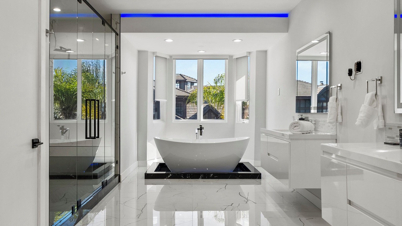 Photo of Bathroom in Woodland Hills