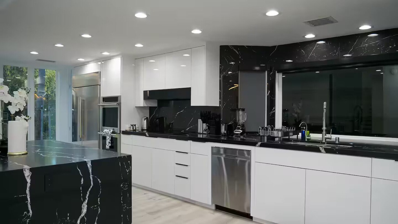 Photo of Kitchen in Woodland Hills