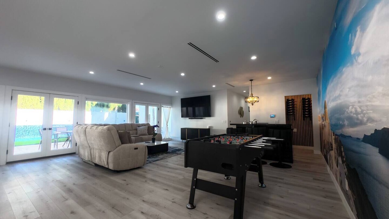 Photo of Bedroom in Woodland Hills