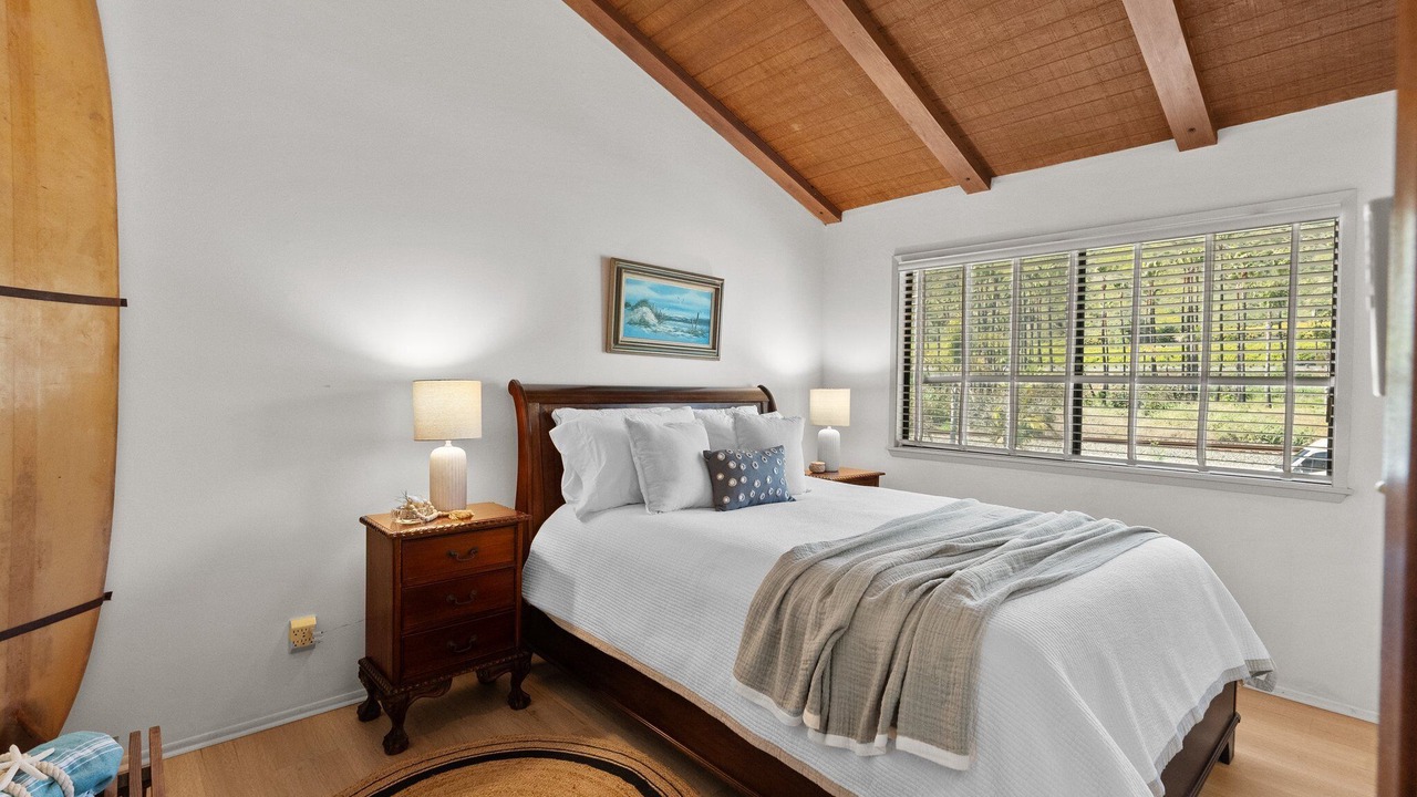 Photo of Bedroom in Faria Beach