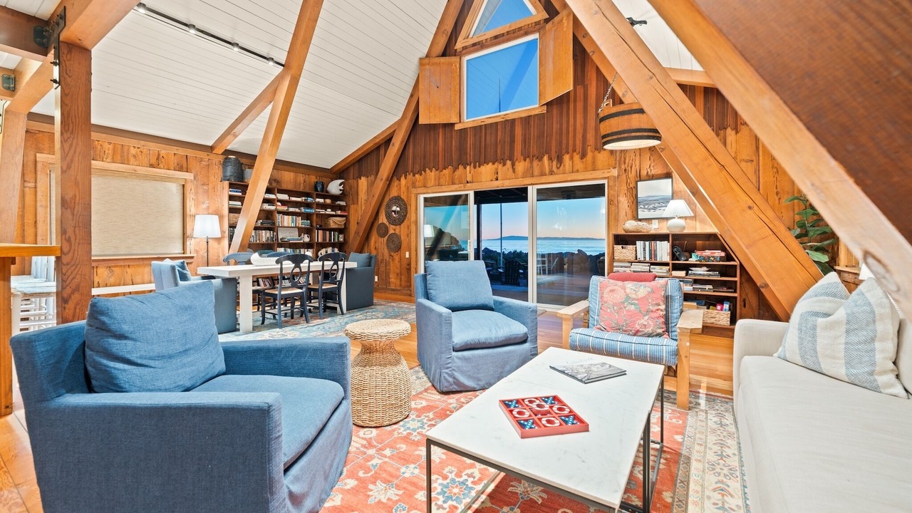 Photo of Livingroom in Ventura