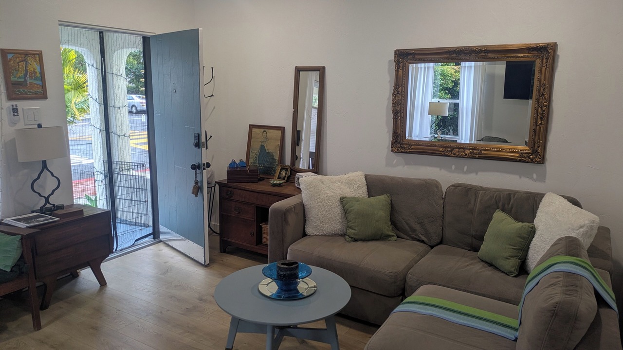 Photo of Livingroom in Westside