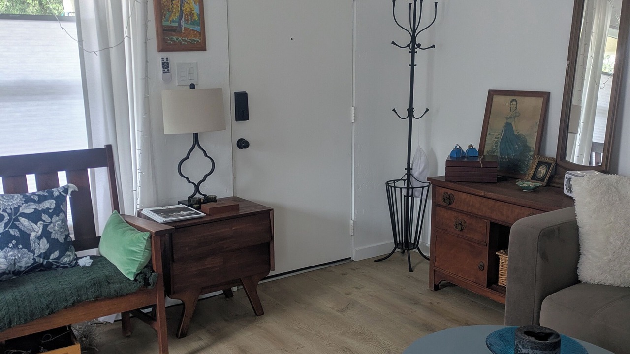 Photo of Livingroom in Westside
